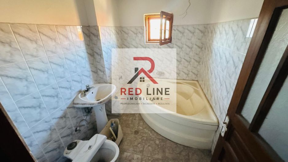 Vilă impunătoare, construcție solidă D+P+E+M, 430 mp – pretabilă pensiune - Poză 12