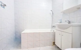 Apartament spațios 2 Camere – Bulevardul Uverturii 89 - Poză 11