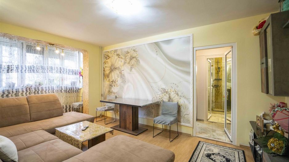 Apartament cu 3 camereï¿½etaj 2 zona Aluminei - Rogerius - Poză 4