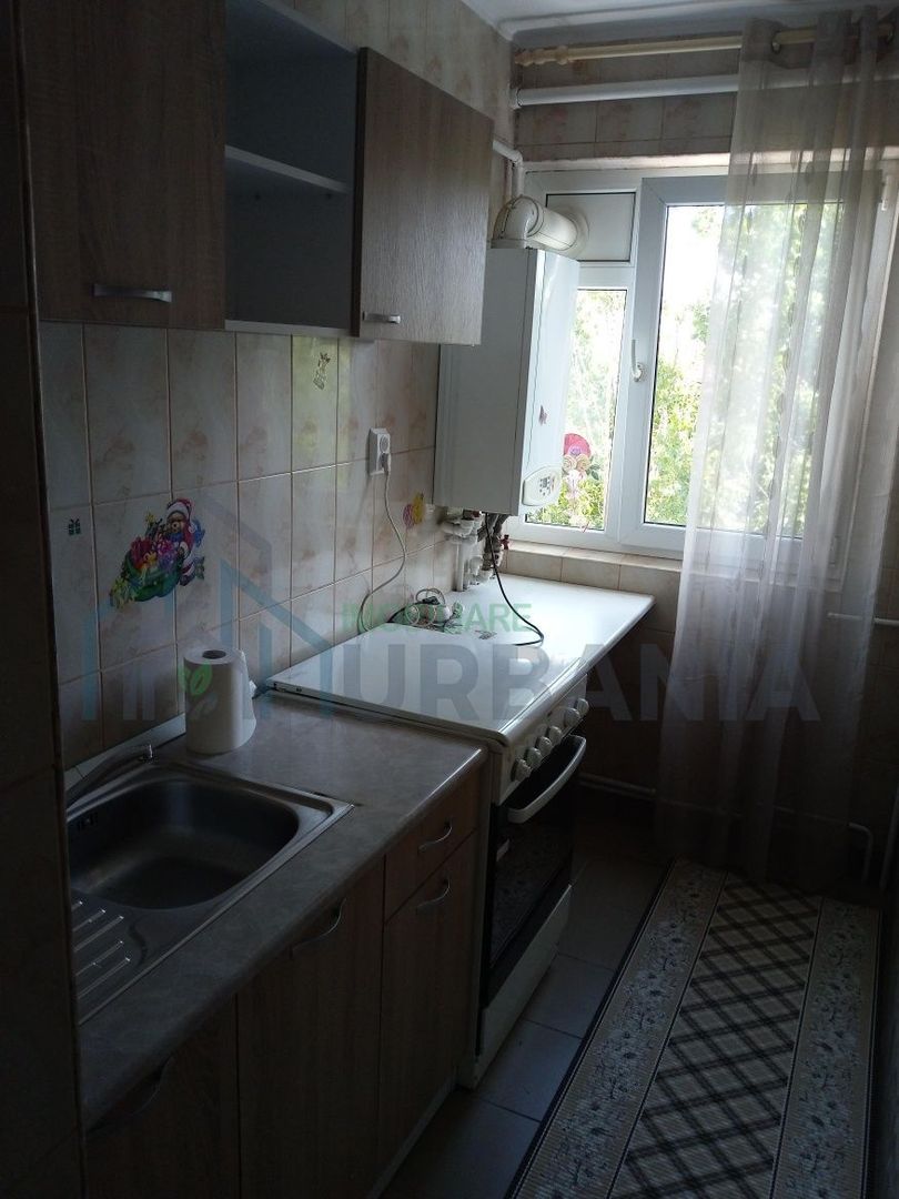 Apartament 2 camere decomandat, etaj 4/4, zona Alexandru cel Bun - Poză 1