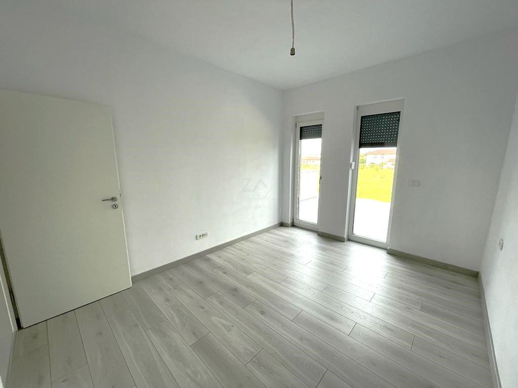 COMISION 0! Duplex finalizat cu 5 camere si 3 bai. Panouri fotovoltaice. - Poză 13