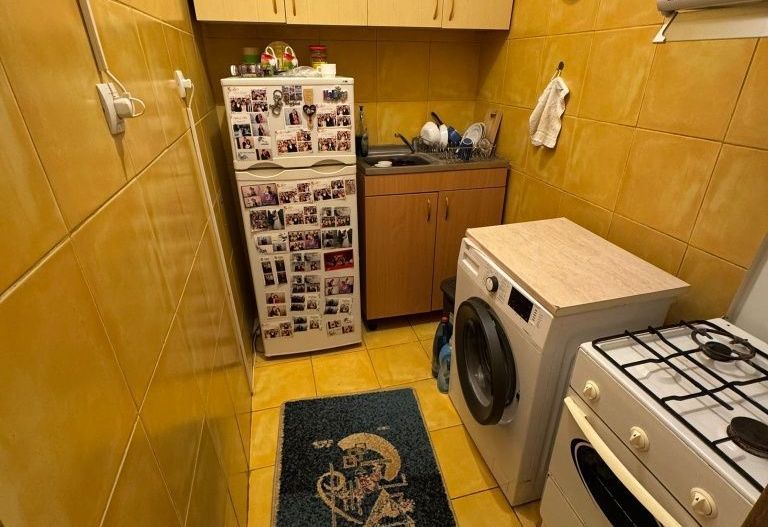 De vanzare Apartament  2 camere P-ta Sfintii Voievozi- Victoriei - Poză 4