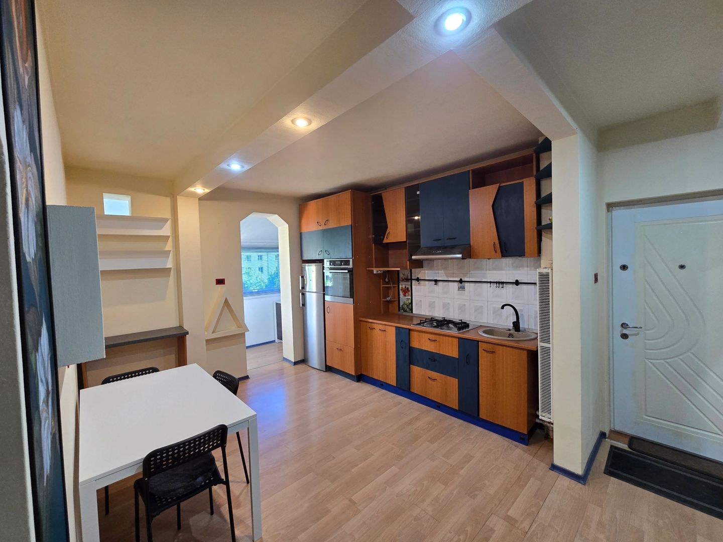 Apartament 2 Camere, Zona Circumvalatiunii, Etaj 4, Mobilat si Utilat - Poză 1