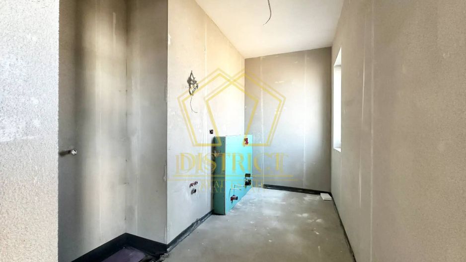 Duplex superb cu 5 camere despartit prin garaj | Dumbravita - Poză 11