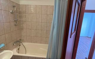 Apartament 2 camere – vedere liberă către Piața Victoriei - Poză 4