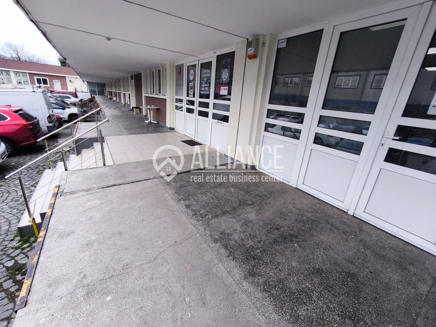 FALEZA NORD cladire multifunctionala 4600 mp cu acces din Bdul Mamaia! - Poză 15