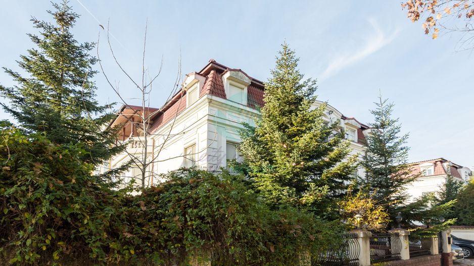 Vila spatioasa in zona Erou Iancu Nicolae - British School - Poză 19