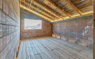 Oportunitate Casă la Roșu în Harman – Ideală pentru Personalizare - Poză 13