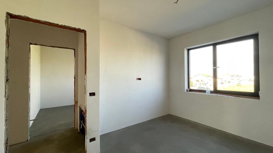 Duplex despartit prin camera tehnica - 5 camere - Mosnita - Poză 8