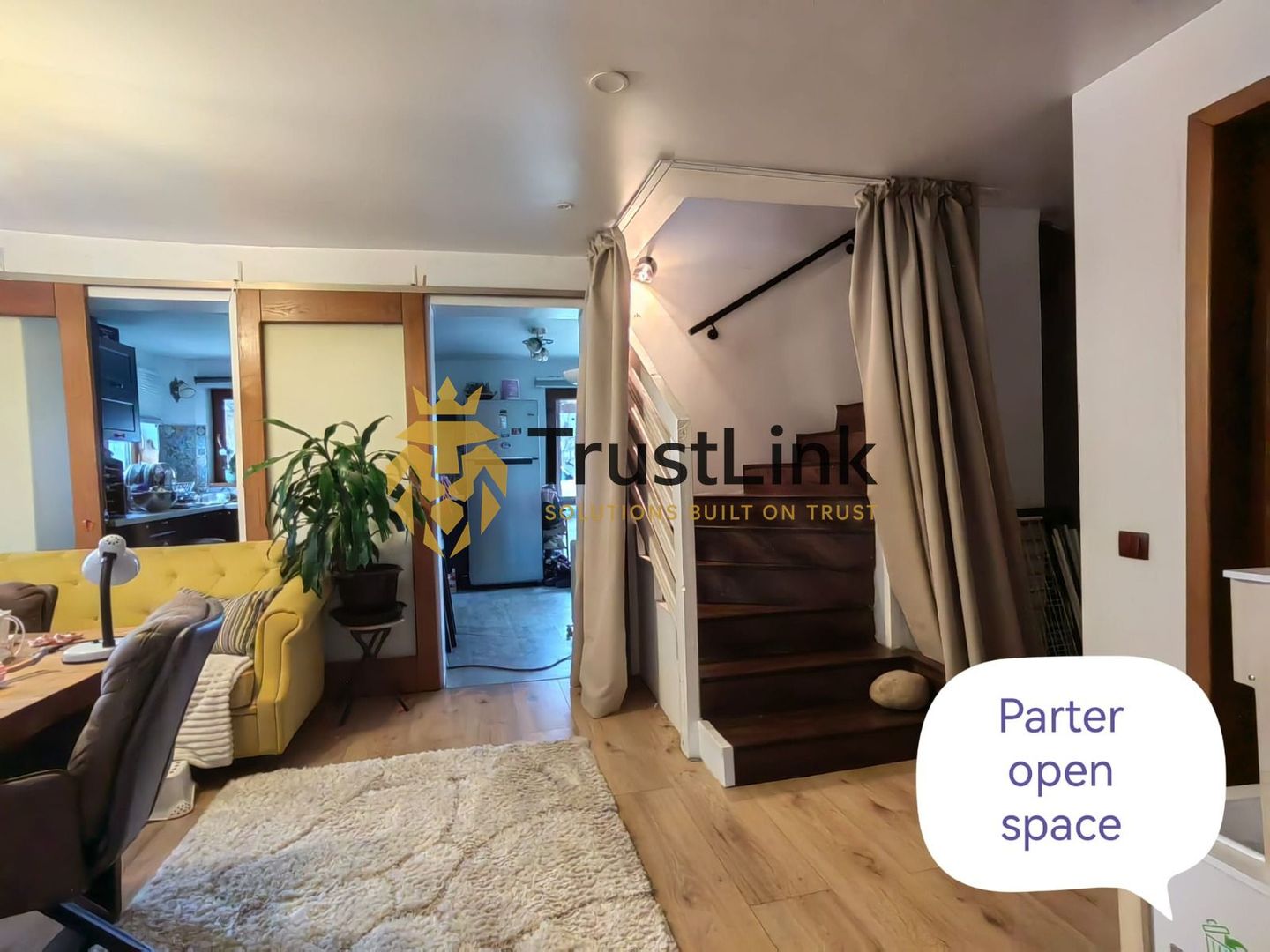 Casă stil Victorian lângă Pădurea Snagov Teren 2.000 mp - Poză 4