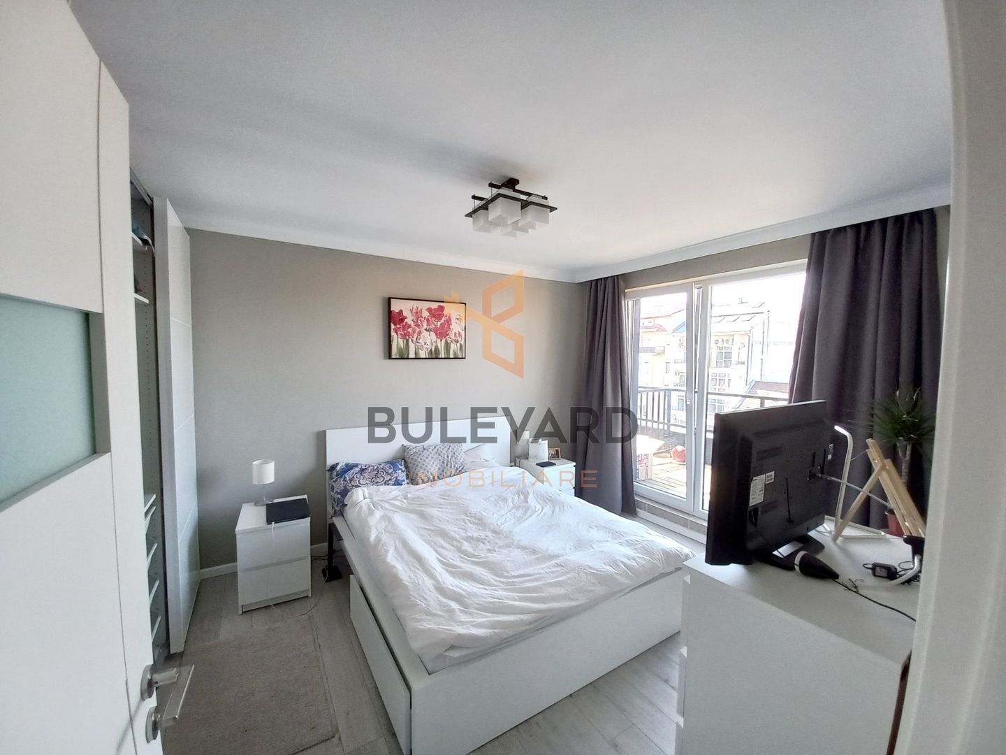 Apartament ultrafinisat 2 camere, terasa, zona semicentrala. - Poză 4