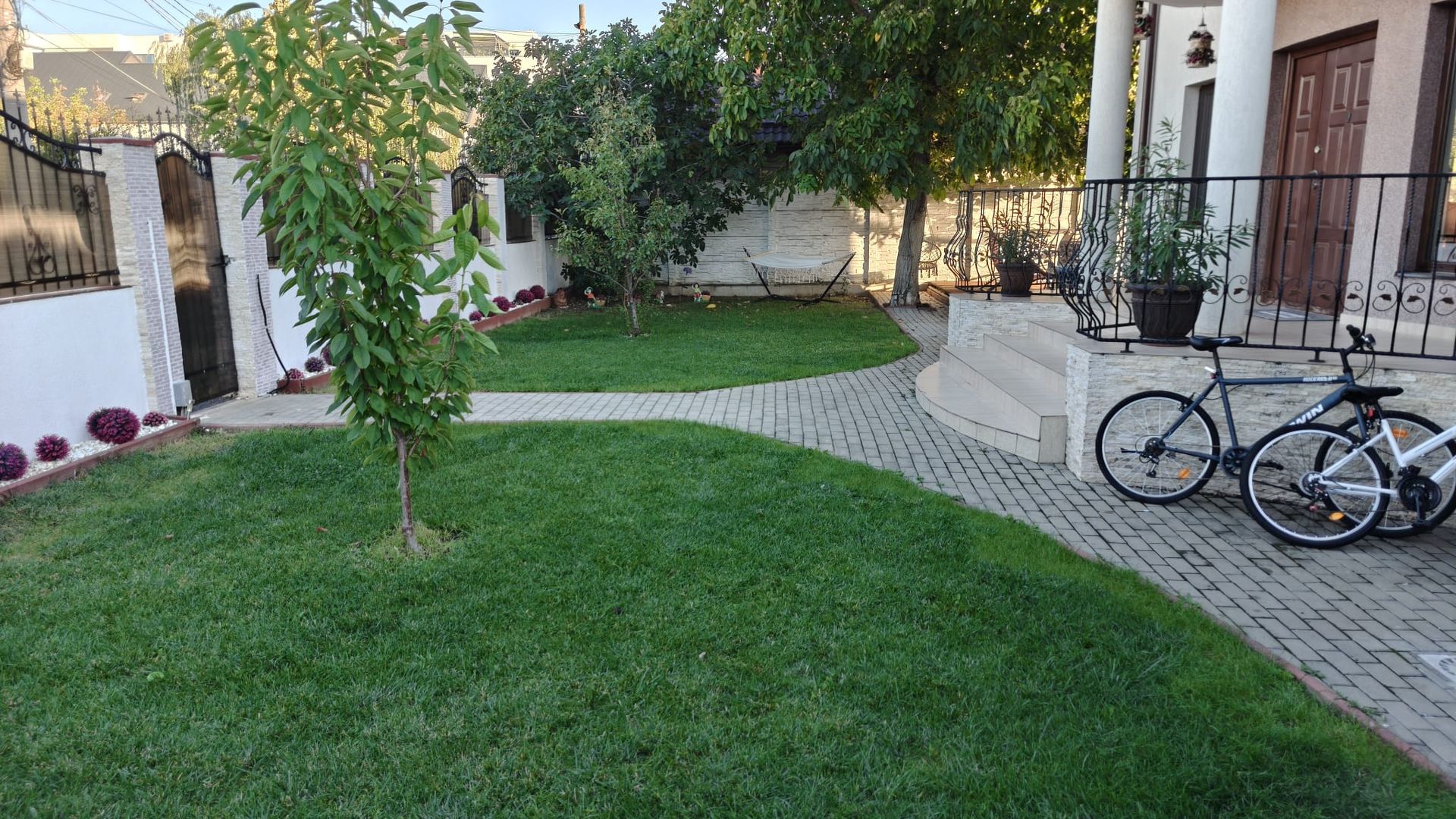 DE VANZARE  Vila 9 camere Colentina - Poză 4