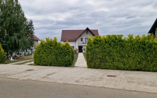 SE VINDE | Casa generoasă în Camirzani | Suceava - Poză 2