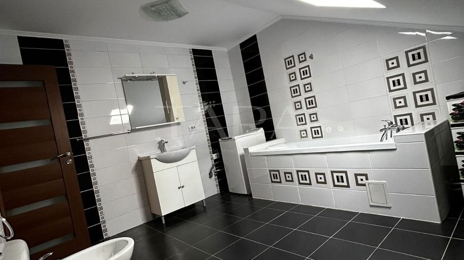 2 apartamente spațioase de vânzare în centrul Clujului - Poză 9