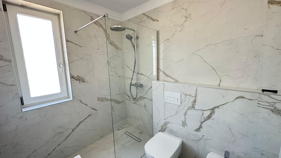 COMISION 0! Duplex finalizat - 5 camere, 3 bai. Panouri fotovoltaice. - Poză 5