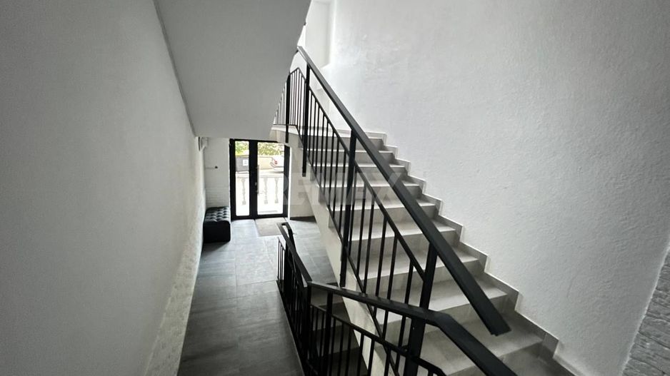 Apartament cu 3 camere de vânzare - Poză 15