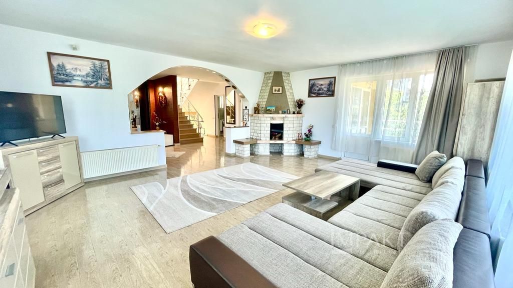 Casa deosebita cu 7 camere si piscina exterioara in cartierul Zorilor - Poză 4