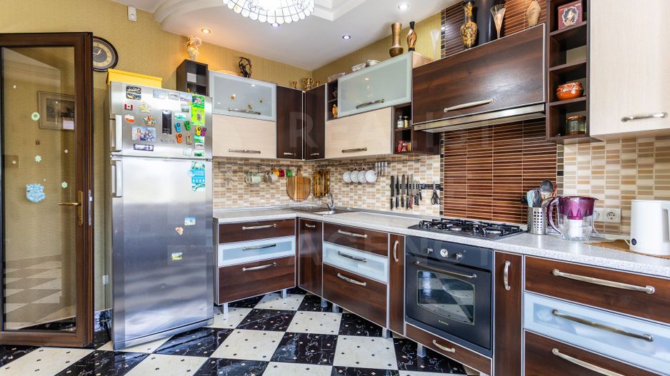 Vânzare, casă, 5 camere, str. Gura Văii, sect. Riscani - Poză 13