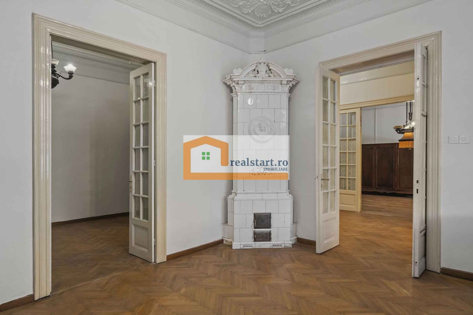 Vila individuala, S+P+E+Pod, curte 500mp, ideal Bistro-caffe, birouri - Poză 6