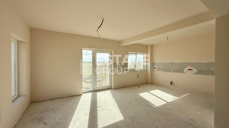 Duplex cu 4 camere despartit prin carport in Mosnita Noua! - Poză 4