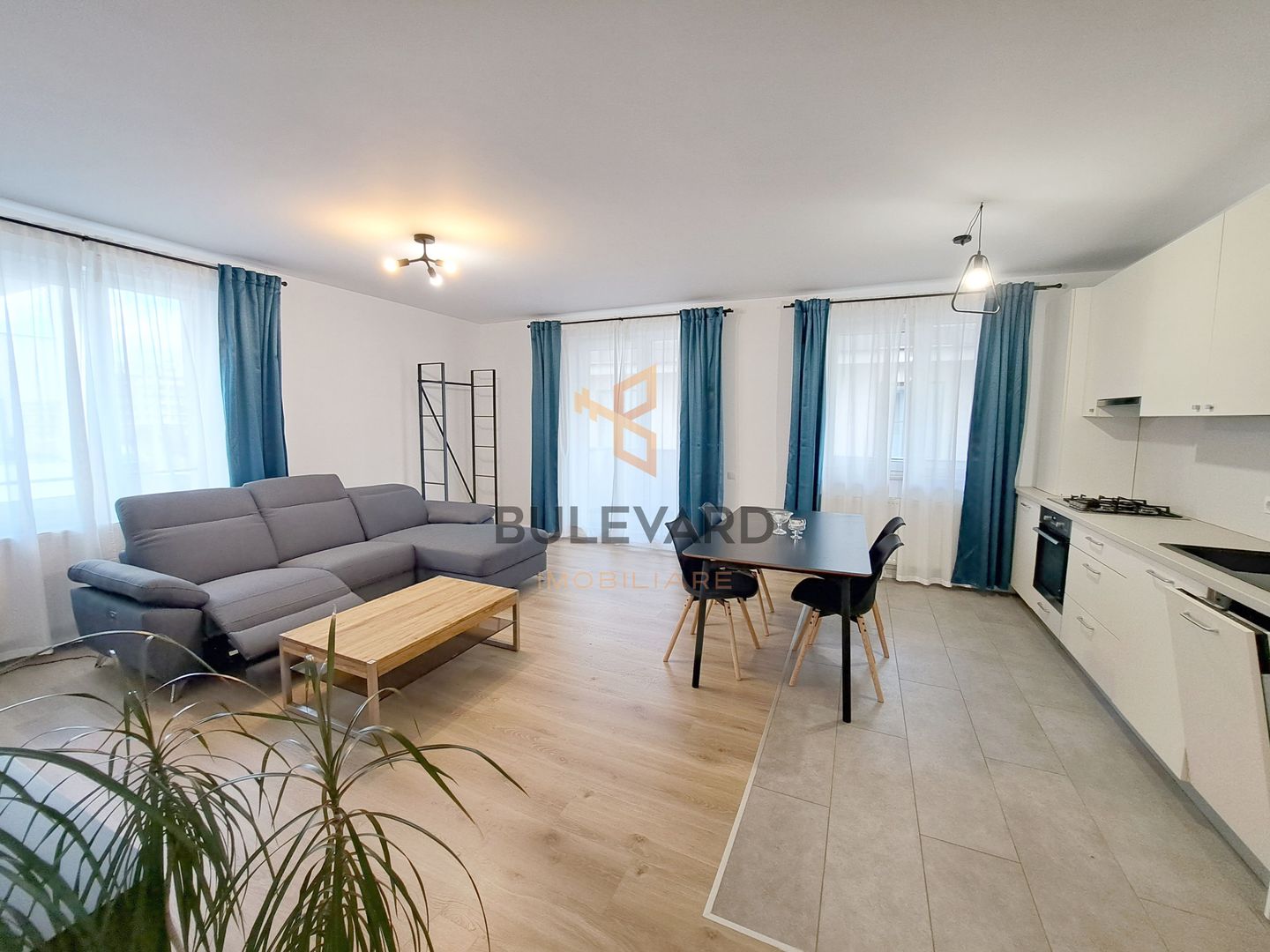 Apartament 3 camere, ultrafinisat, parcare, cartier Europa - Poză 3