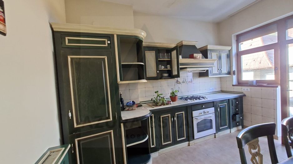 Apartament modern 3 camere curte individuala pe Bulevardul Victoriei - Poză 18