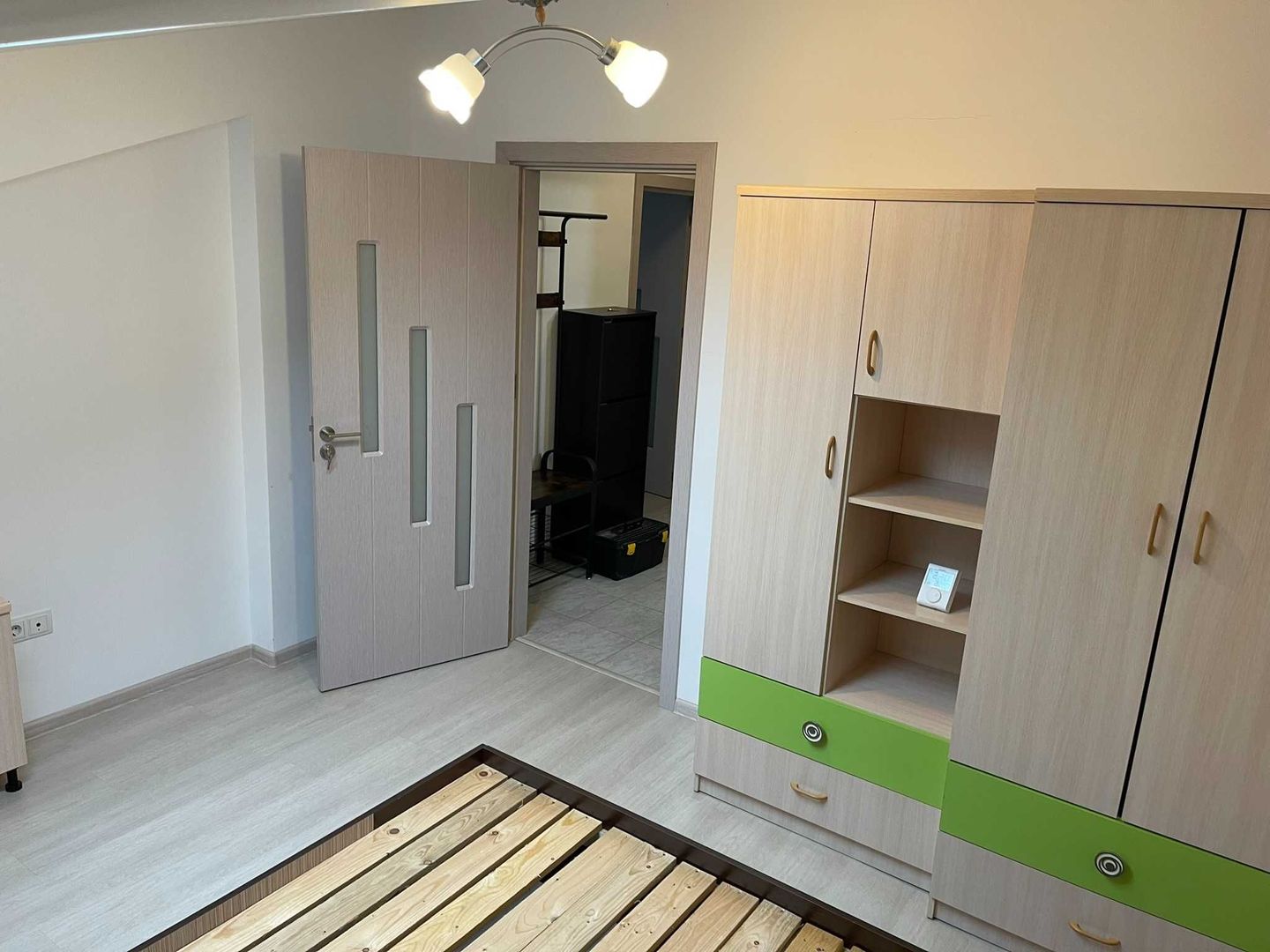 Apartament 2 camere Titan, lângă metrou, mobilat și utilat 470 € - Poză 4