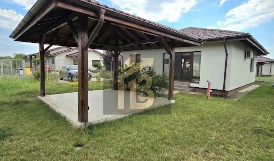 ​Casă 3 camere, 2 băi, curte generoasă 471 mp - Complex Luna, Balotești - Poză 1
