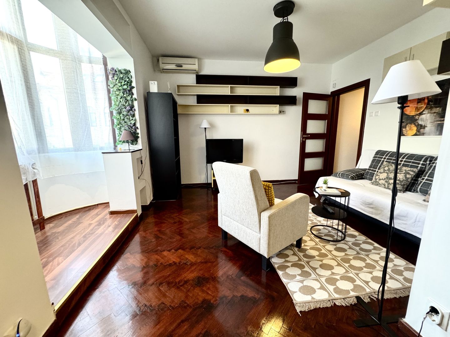 Garsoniera-Victoriei Popa Tatu- Creditabila-mobilata si utilata - Poză 4