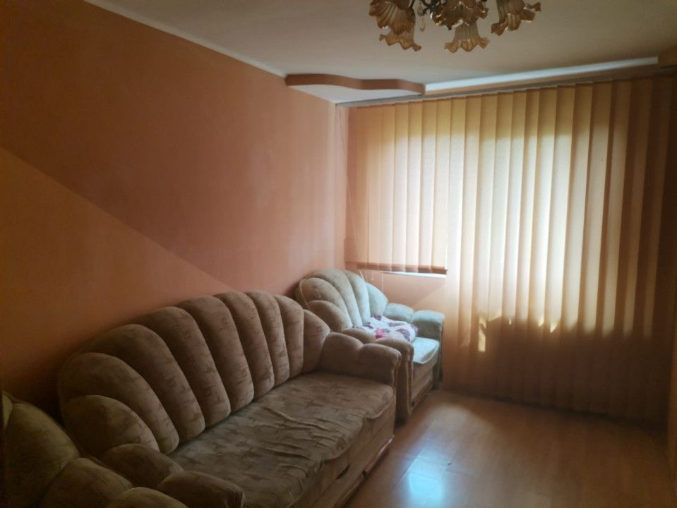 Vanzare apartament 2 camere, Razboieni - Poză 2