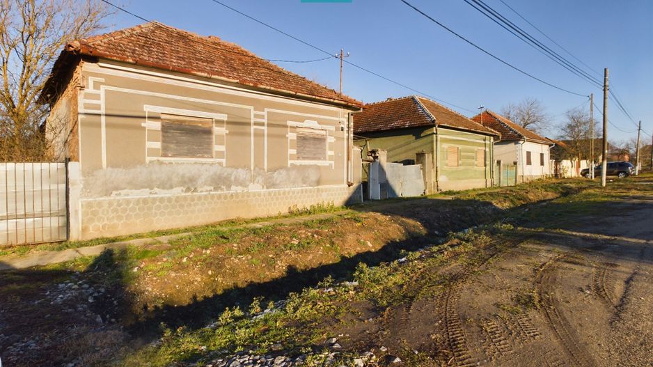 Casă de vacanță de vânzare în Tauț - Poză 1