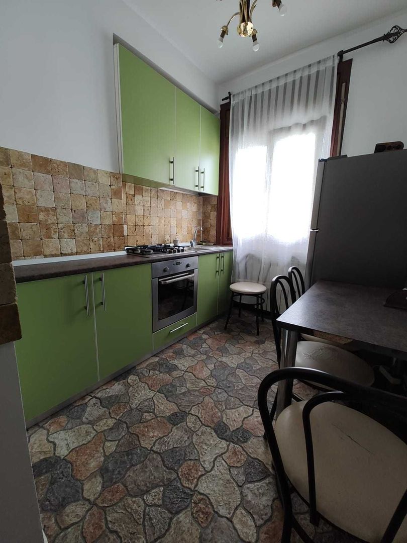 cismigiu apartament 2 cam  54mp decomandat - Poză 2