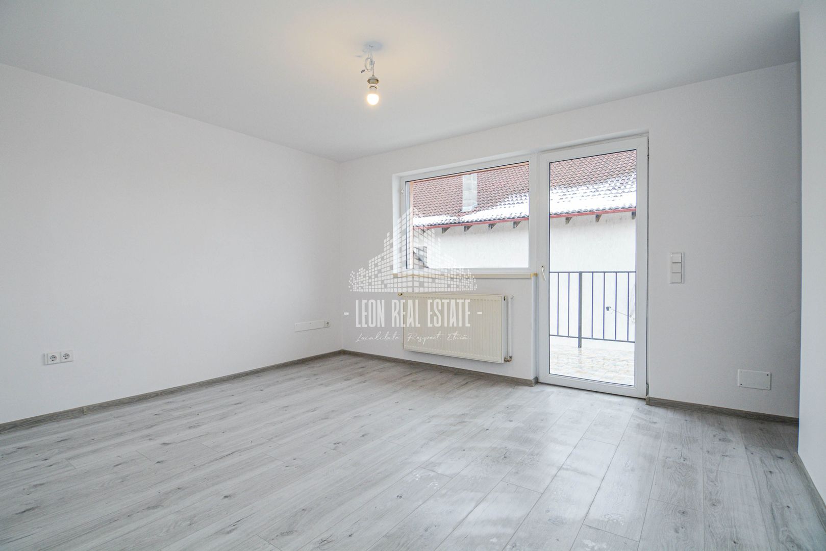 Casă înșiruită în prima parte a Florestiului, zona Stadion - Someșului - Poză 14