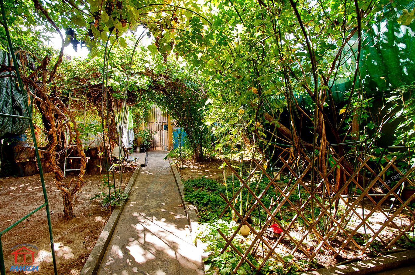 Vila cocheta, situata in centrul istoric al orasului - Poză 22