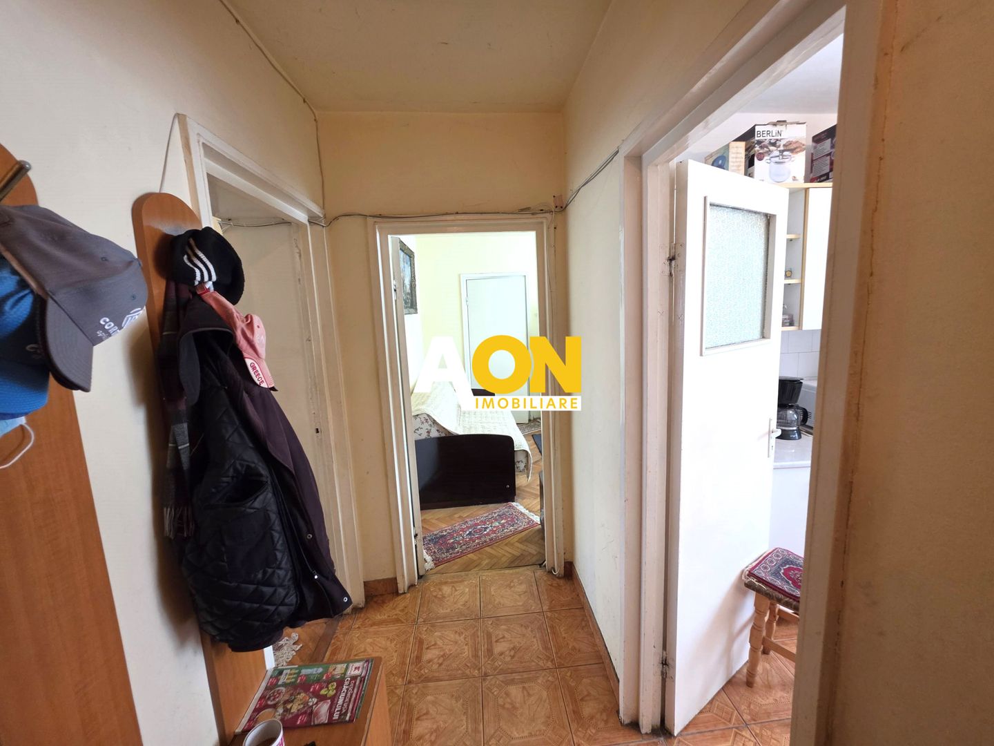 Apartament 3 camere, semidecomandat, parter, Cetate, strada Closca - Poză 3