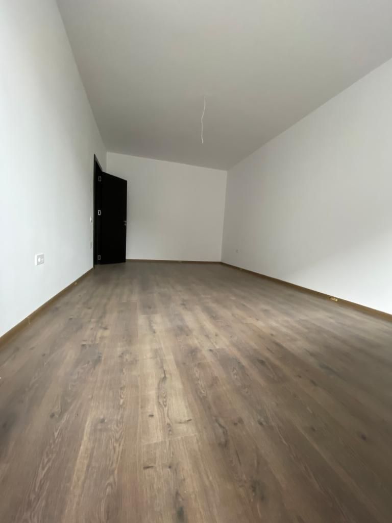 Apartament tip garsoniera o camera, vedere mixta,etaj 1,aproape metrou - Poză 6