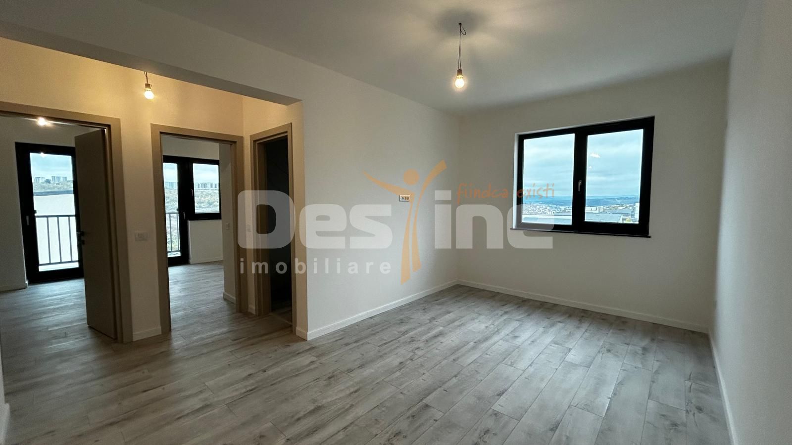 Apartament 2 camere decomandat, etaj intermediar + loc parcare, Rediu - Poză 1