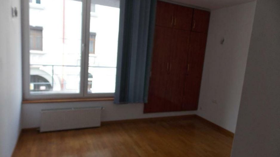 Inchiriez apartament - Poză 3