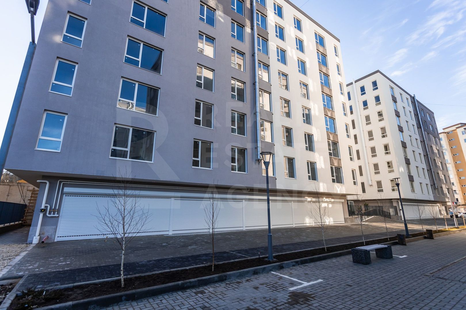 Vânzare, apartament, 2 odăi + living, bd. Cuza Vodă, Botanica - Poză 1