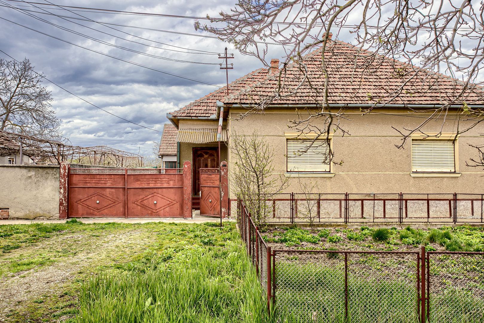 Casa cu 5 camere în Fântânele - Poză 1