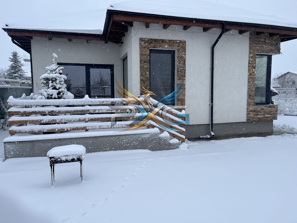 Casa Individuala Parter + Mansarda in Tunari - Poză 6