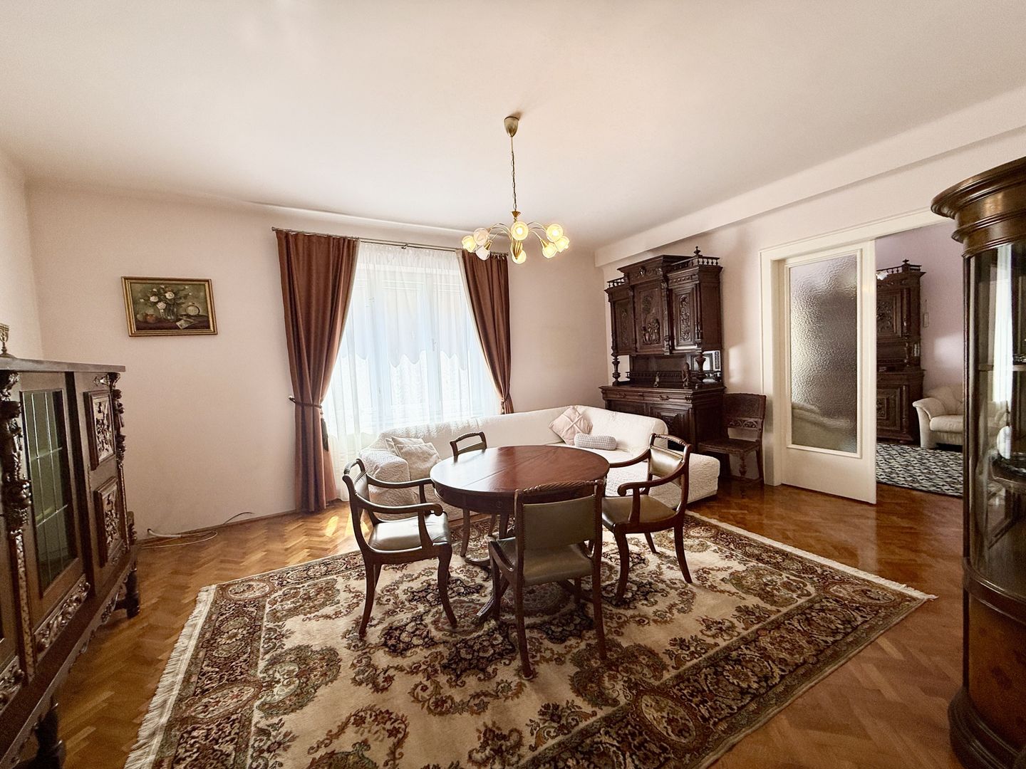 Apartament mobilat si utilat complet, zona centrala, 4 camere, 2 bai - Poză 9