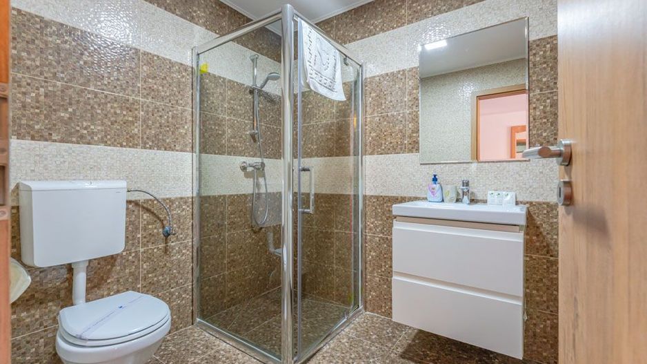 Pensiune Rosenau de vânzare - Afacere la cheie lângă Cetatea Râșnov - Poză 27