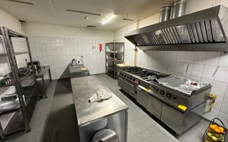 Clădire de inchiriat clinica / birouri - Poză 28