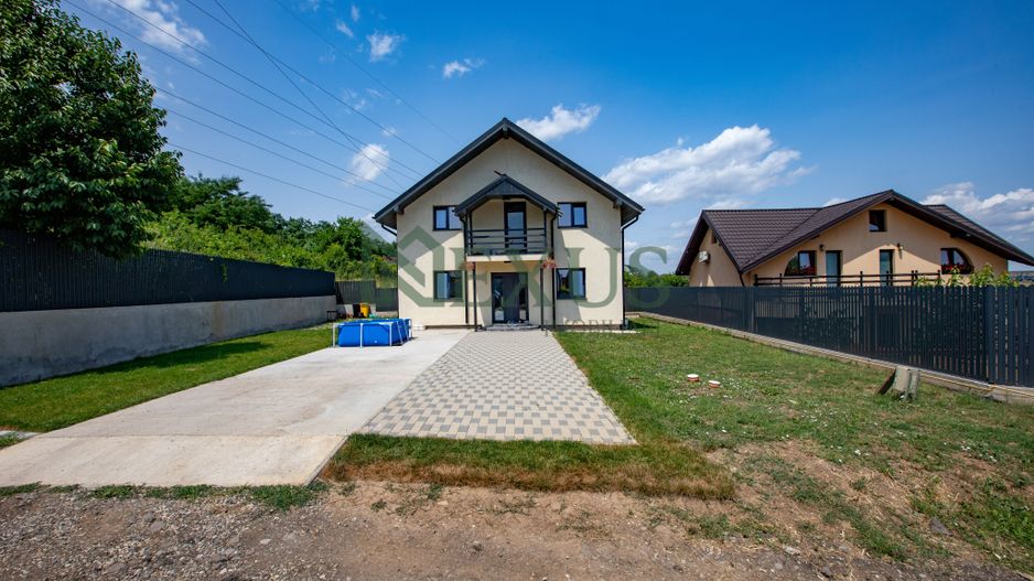 Casă nouă de vânzare în Hemeiuș, Bacău – P+M 130 mp utili Teren 450 mp - Poză 1