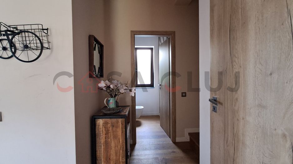 Apartament pe 2 nivele la vilă + Curte, Piscină, Saună și garaj, Gruia!! - Poză 12