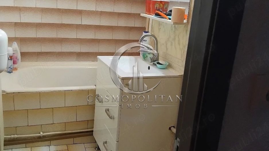 Apartament cu 3 camere ~ zona Rm. Sarat ~ etaj 3din4 ~ confort 1 - Poză 1