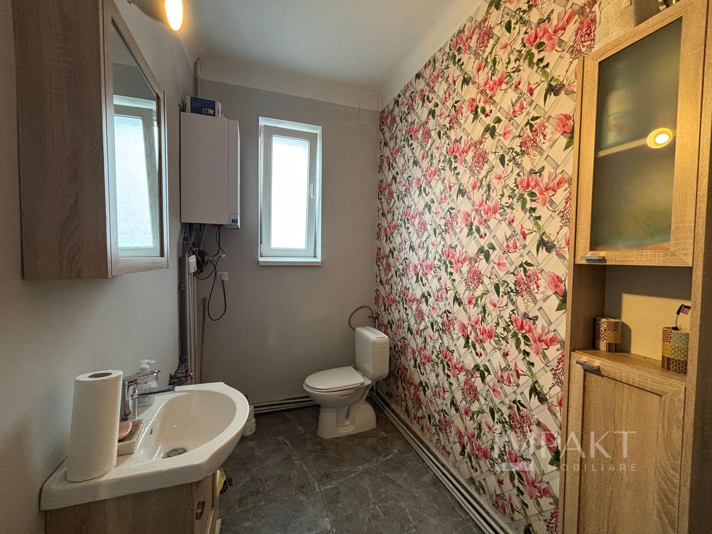 Spatiu de birouri ultra central - Poză 9