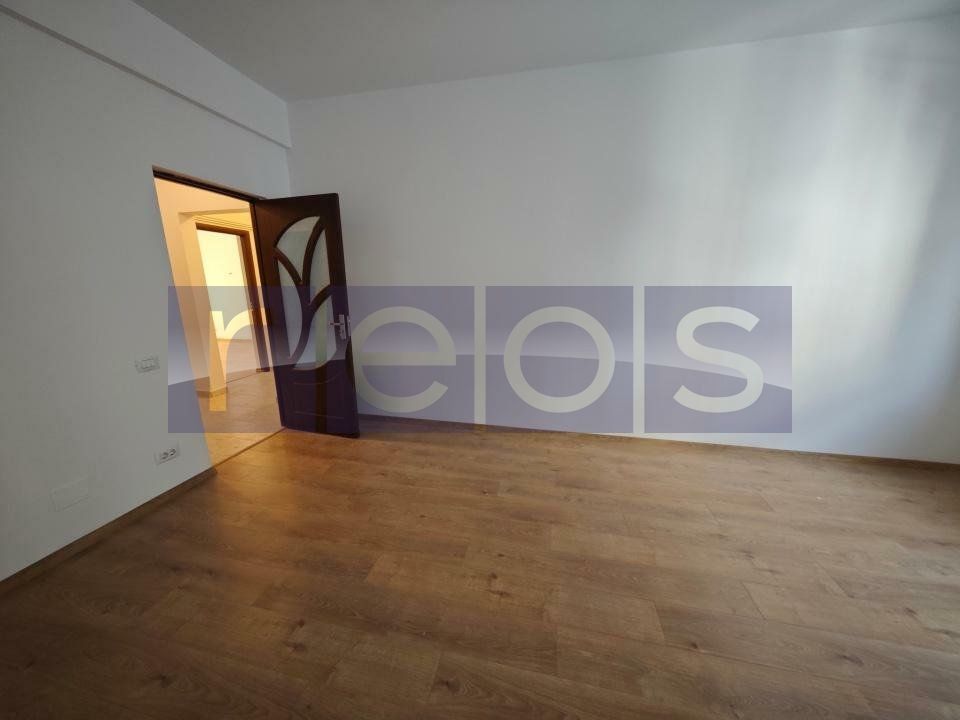 VANZARE APARTAMENT 3 CAMERE RENOVAT DECOMANDAT CENTRALA PROPRIE PIATA ROMANA - Poză 3