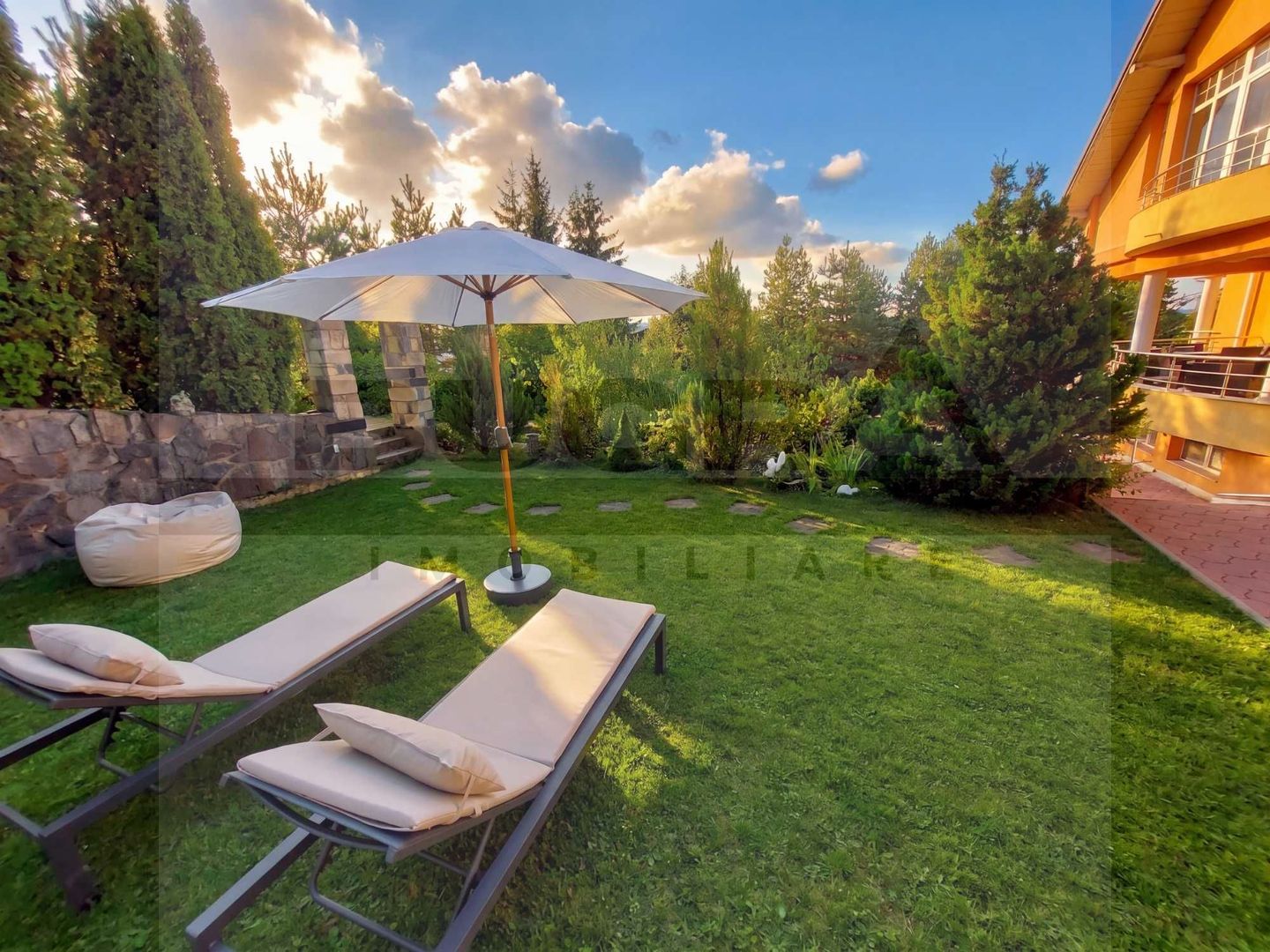 Vila exclusivista 400 mp, teren 2400 mp - zona Faget - Poză 6